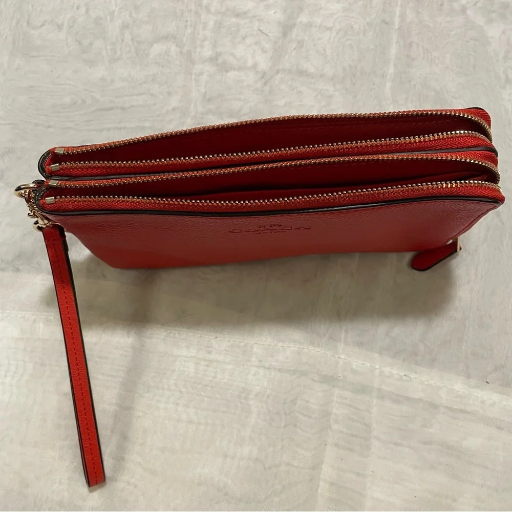 COACH Pebble Leather Double Zipper Wallet/Wristlet, EUC